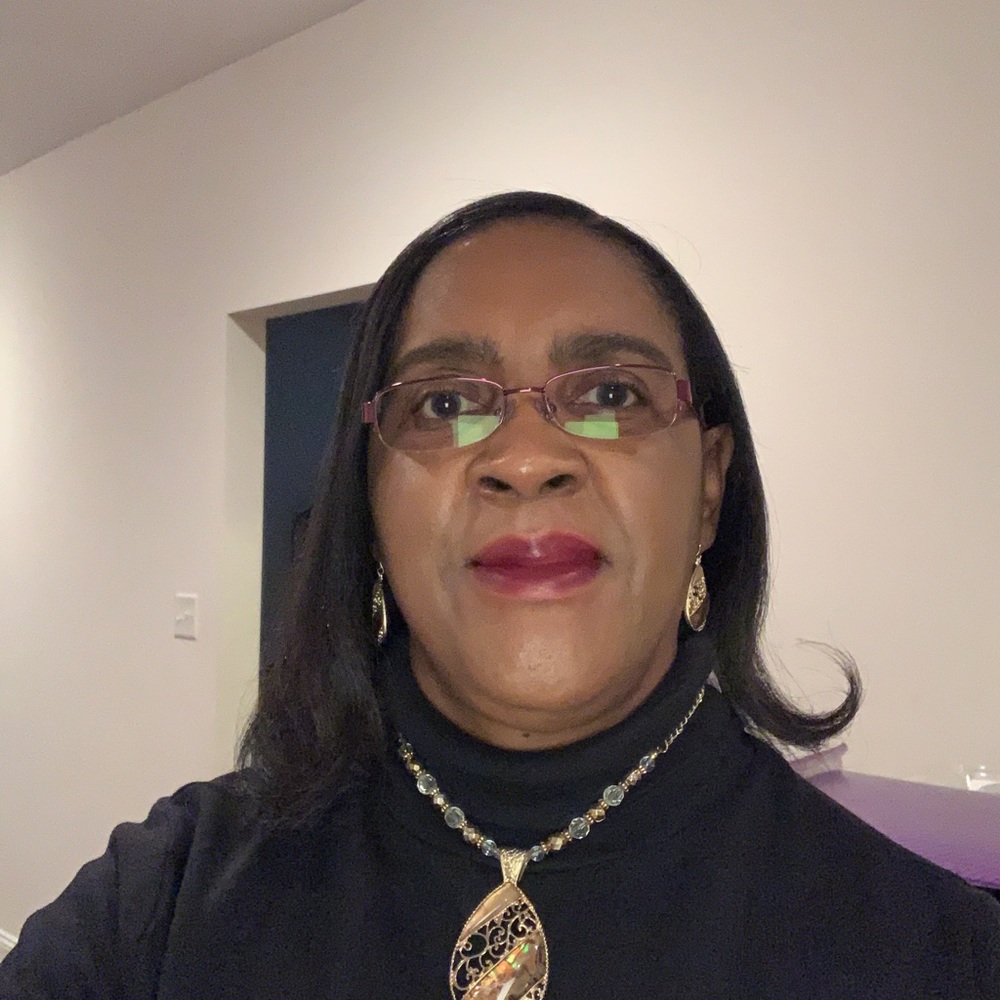 Meet your Posher, Lucile